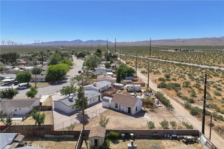 15992 Lawrence Drive, Mojave, California 93501