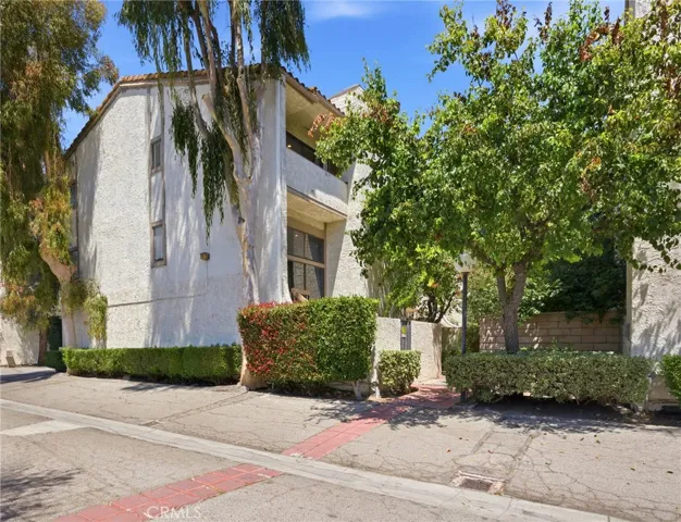 20224 Sherman 48, Winnetka, California 91306