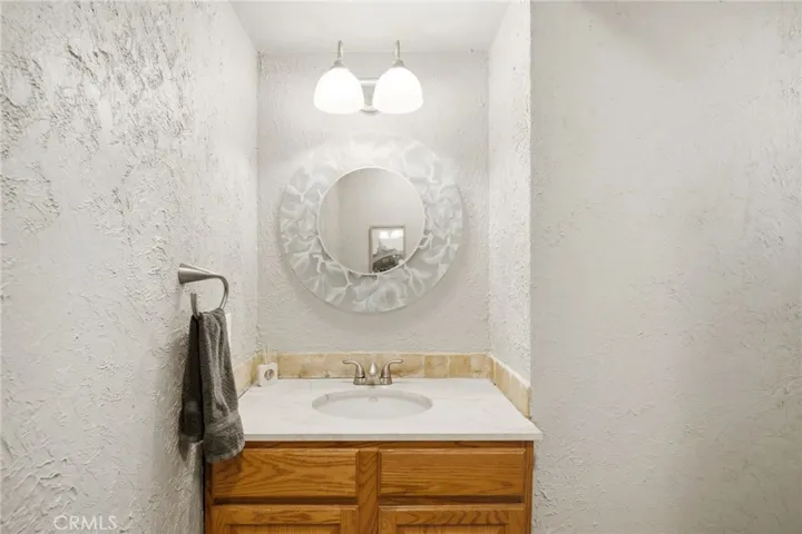 Powder bath
