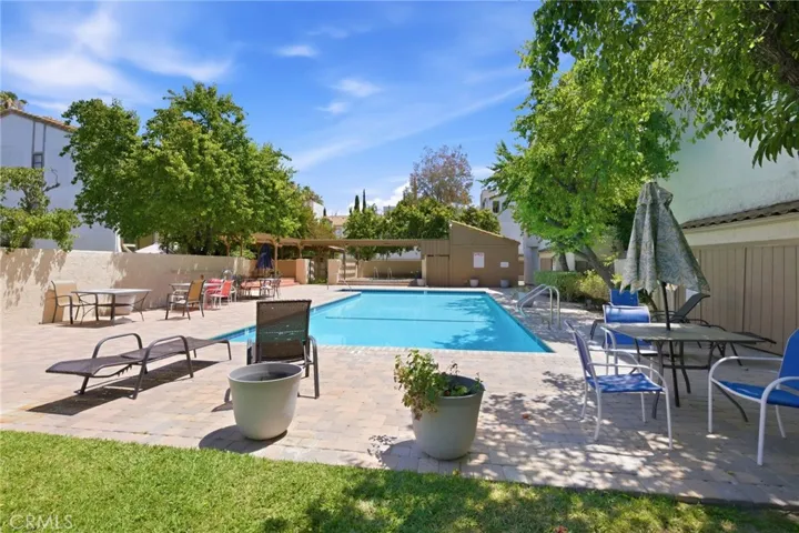 Community pool