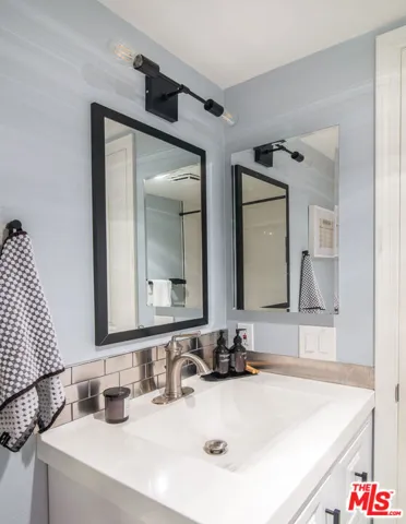 11306 Moorpark Street 20, Studio City, California 91602