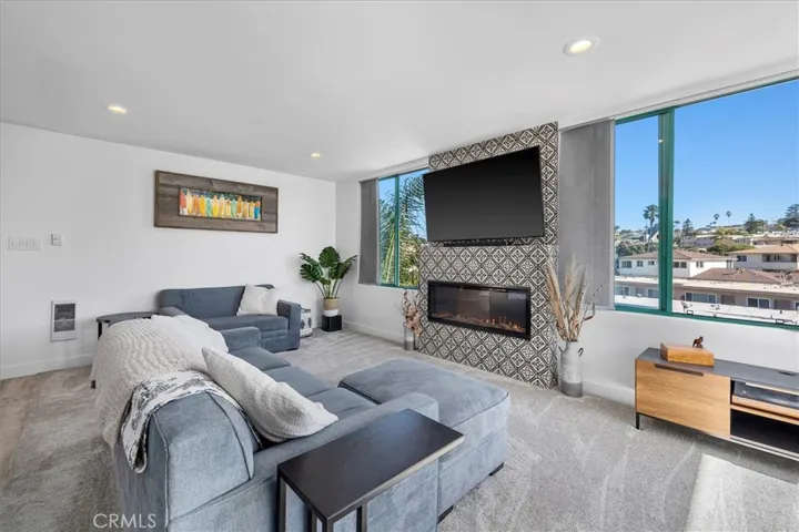201 Calle Miramar 29, Redondo Beach, California 90277