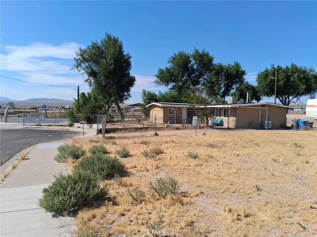1426 Sage Drive, Barstow, California 92311 — photo 4