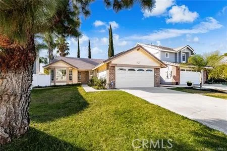 This home has such a cute front curb appeal!