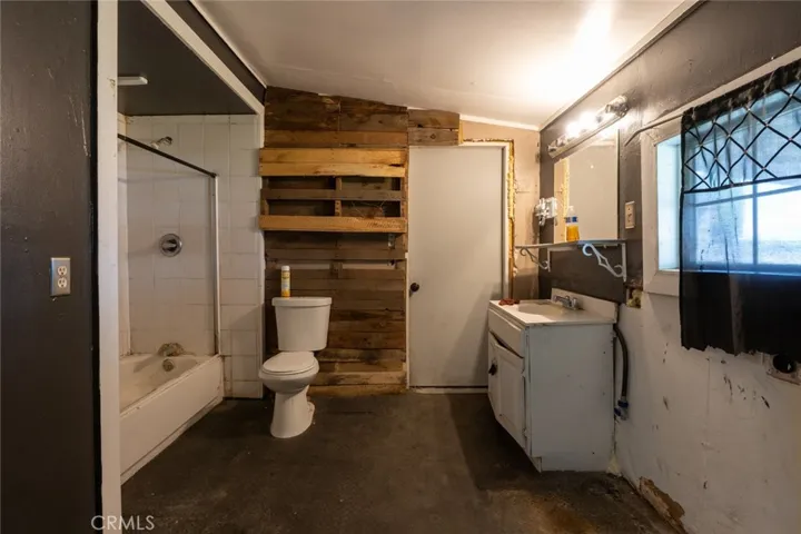 7251 Plainsburg Road, Le Grand, California 95333
