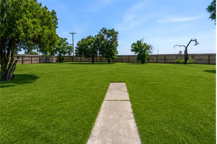 7251 Plainsburg Road, Le Grand, California 95333