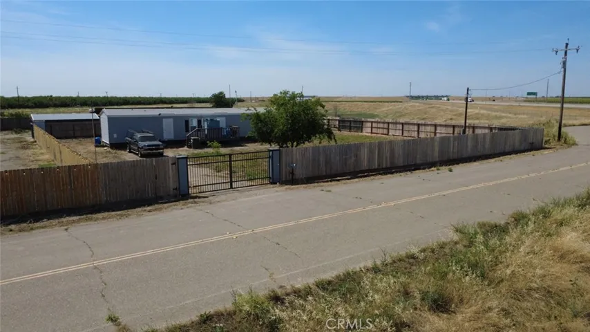 7251 Plainsburg Road, Le Grand, California 95333