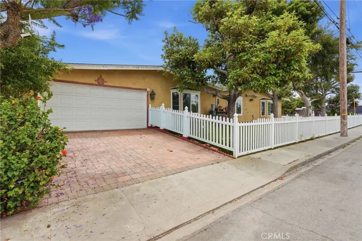 926 N Rowell, Manhattan Beach, California 90266