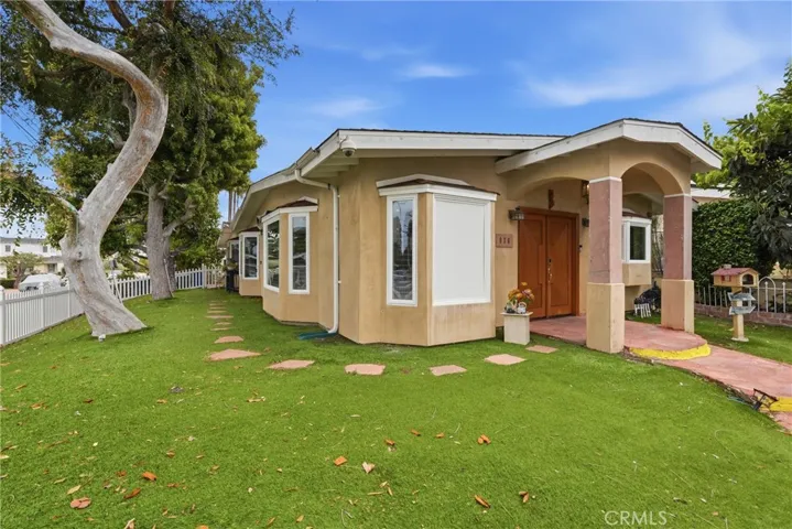 926 N Rowell, Manhattan Beach, California 90266