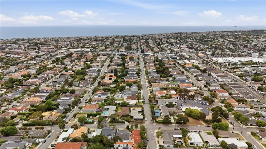 926 N Rowell, Manhattan Beach, California 90266