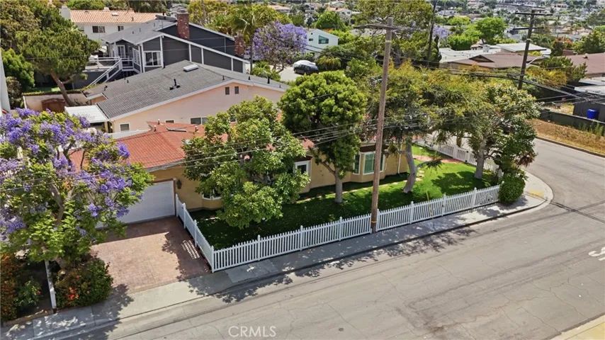 926 N Rowell, Manhattan Beach, California 90266