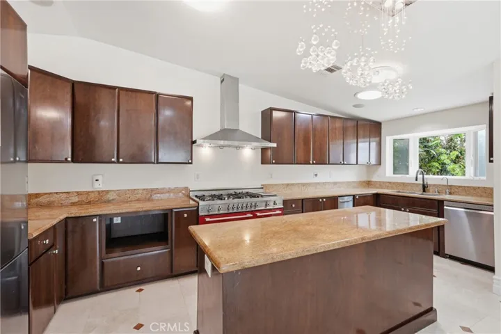 926 N Rowell, Manhattan Beach, California 90266