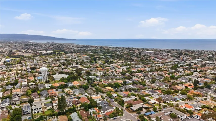 926 N Rowell, Manhattan Beach, California 90266