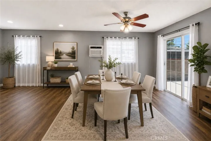 Dining area virtual staging.
