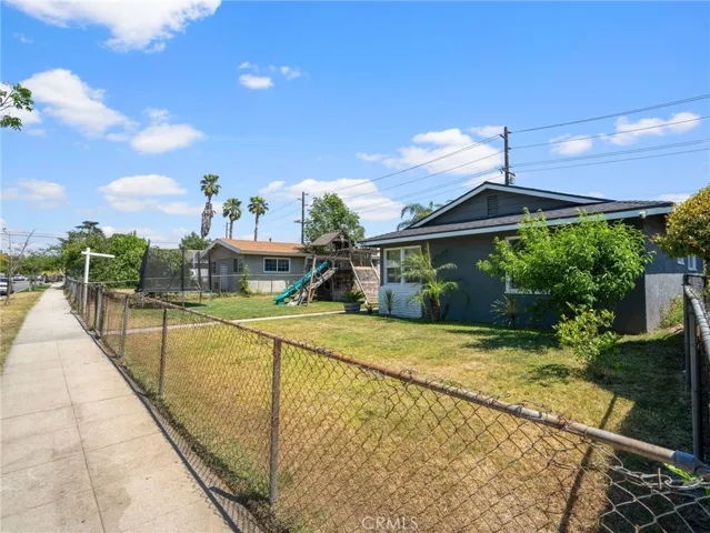 952 E La Verne, Pomona, California 91767