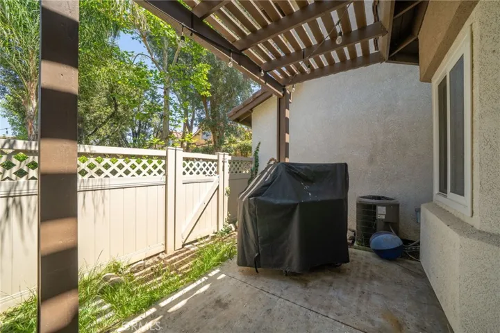 3707 Calle Curacso, Riverside, California 92503
