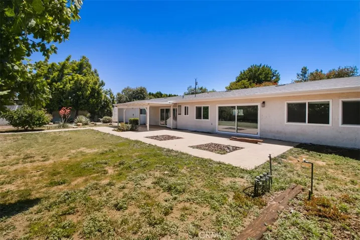22841 Calvert St, Woodland Hills, California 91367