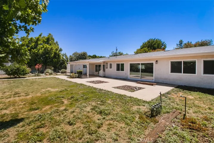 22841 Calvert St, Woodland Hills, California 91367