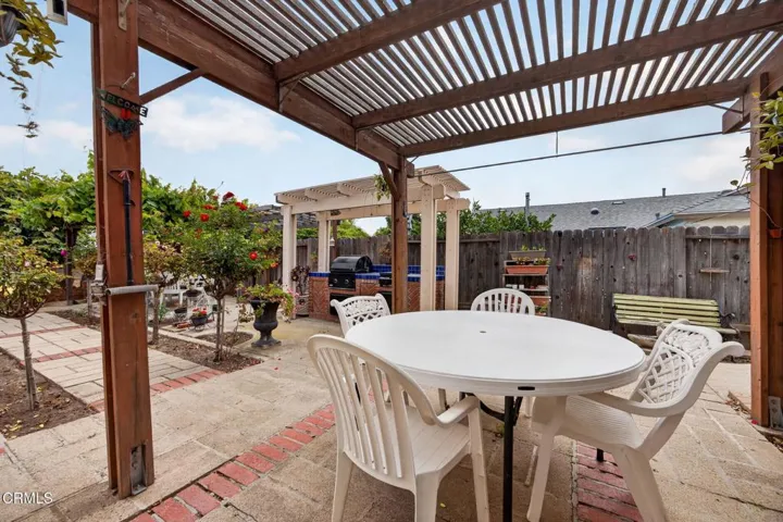 37-web-or-mls-Upmarket Media-6541Ral111