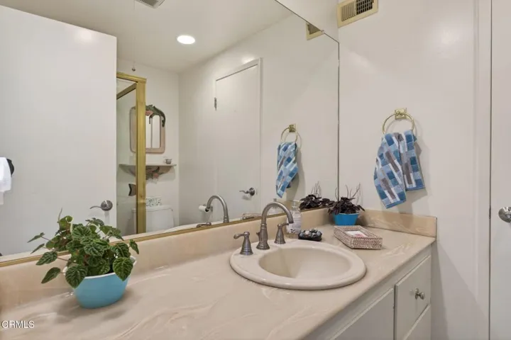 23-web-or-mls-Upmarket Media-6541Ral067