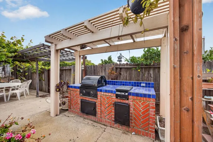 38-web-or-mls-Upmarket Media-6541Ral114