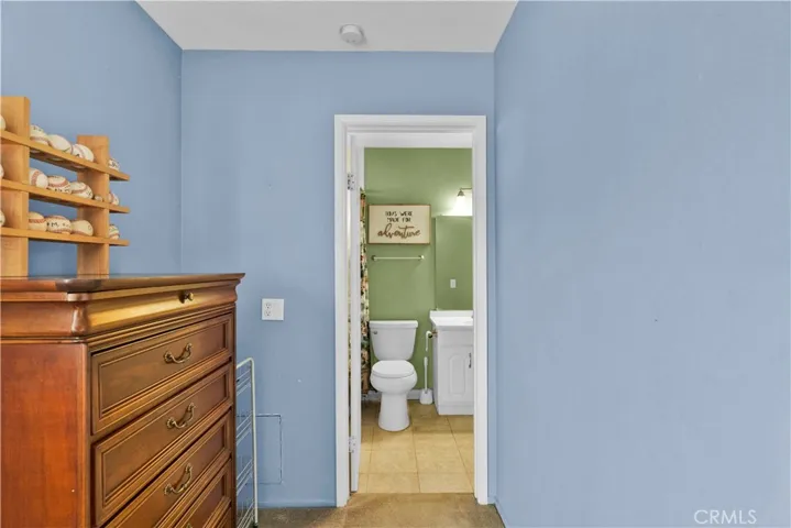Connects to Jack n Jill Bathroom