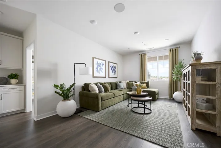 Model Home Photos – Same Floor Plan, Finishes May Vary.