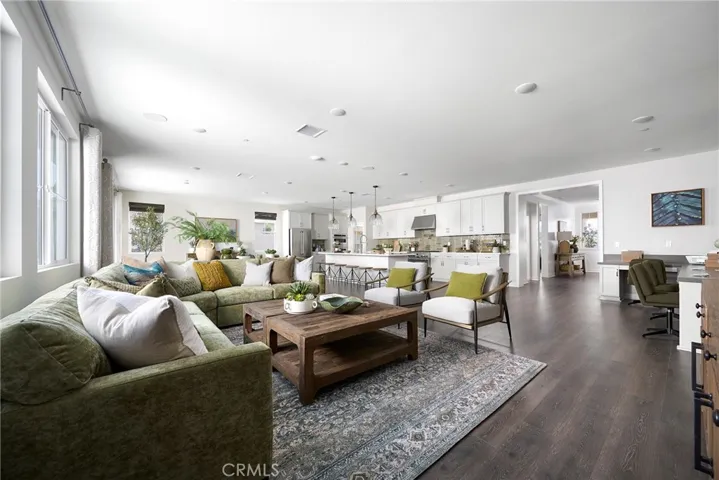Model Home Photos – Same Floor Plan, Finishes May Vary.