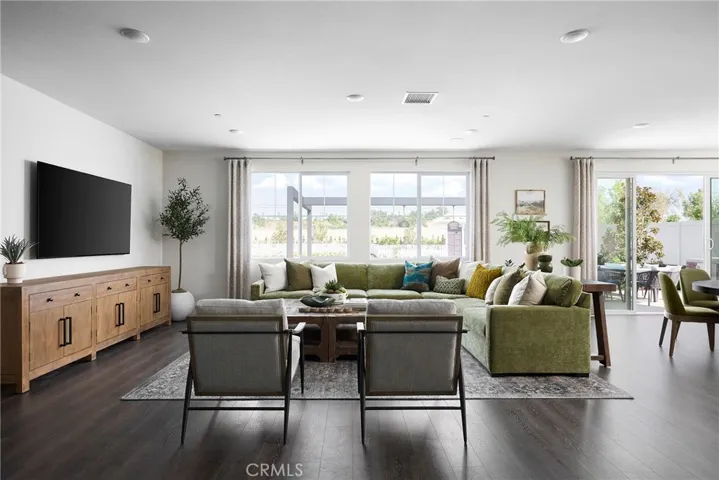 Model Home Photos – Same Floor Plan, Finishes May Vary.