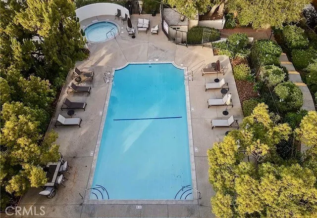 23637 Park Capri 34, Calabasas, California 91302