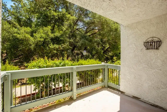 23637 Park Capri 34, Calabasas, California 91302