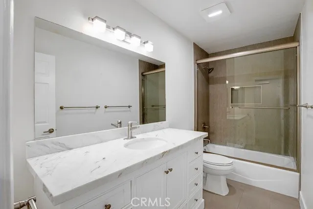 23637 Park Capri 34, Calabasas, California 91302