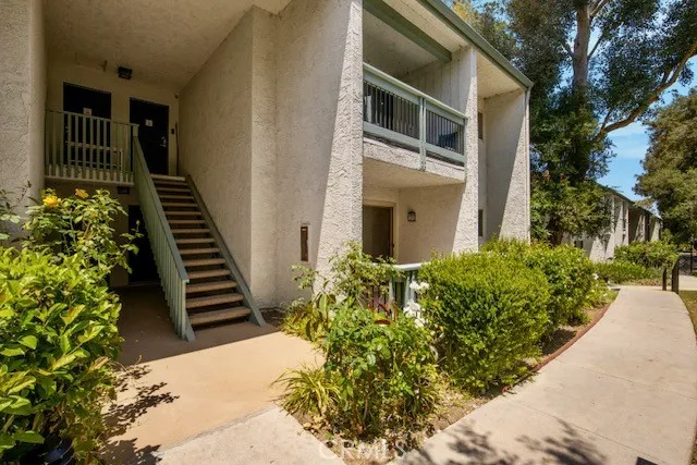 23637 Park Capri 34, Calabasas, California 91302