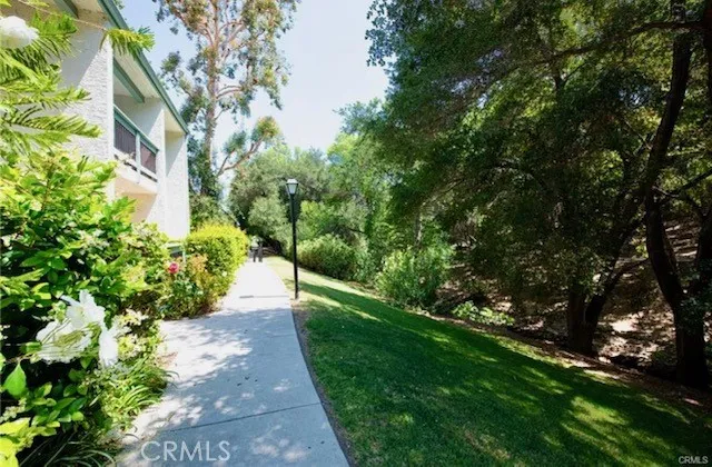 23637 Park Capri 34, Calabasas, California 91302