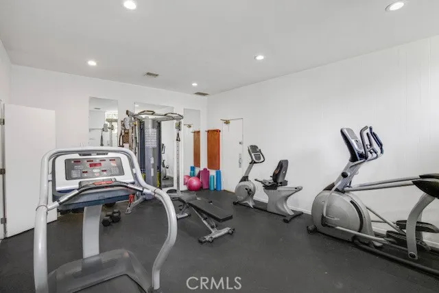 23637 Park Capri 34, Calabasas, California 91302
