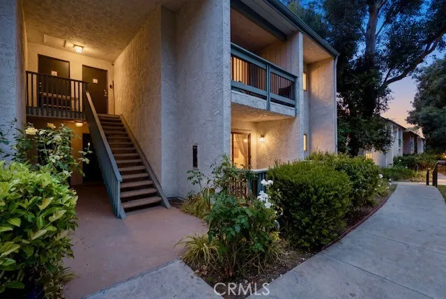 23637 Park Capri 34, Calabasas, California 91302