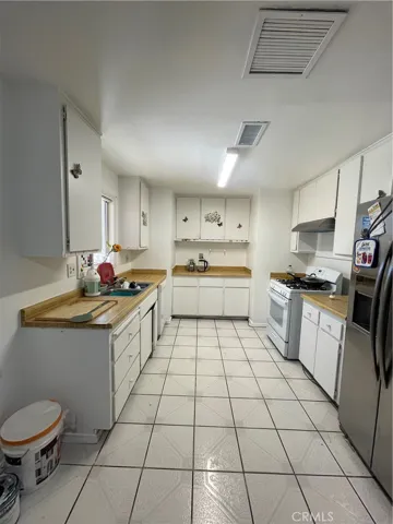17244 Newmont Ave, Lancaster, California 93535