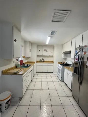 17244 Newmont Ave, Lancaster, California 93535
