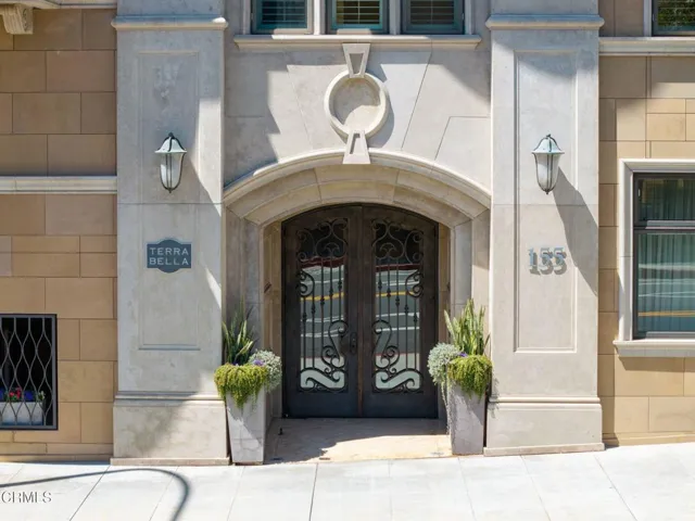2-155 Cordova St-3