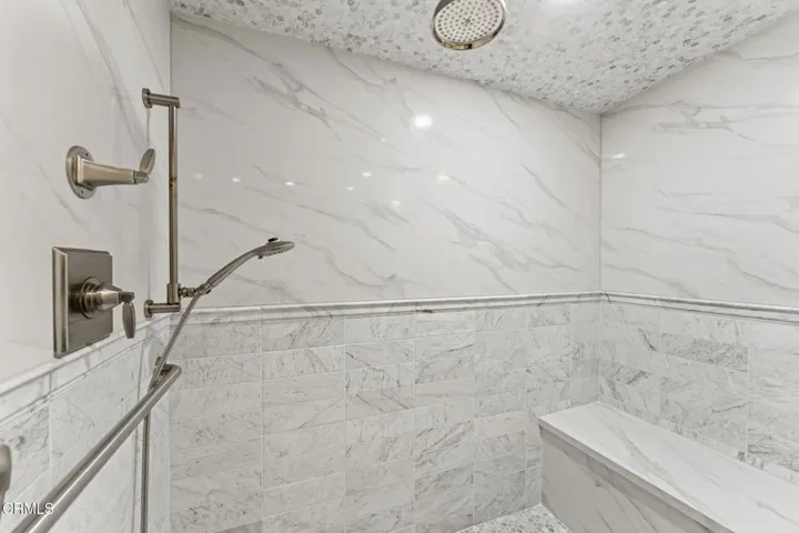 21-155 Cordova St-34