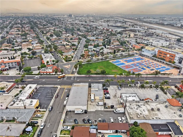 5268 Atlantic Boulevard, Maywood, California 90270