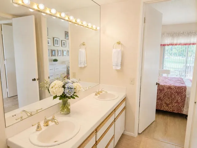 Guest Bath 2