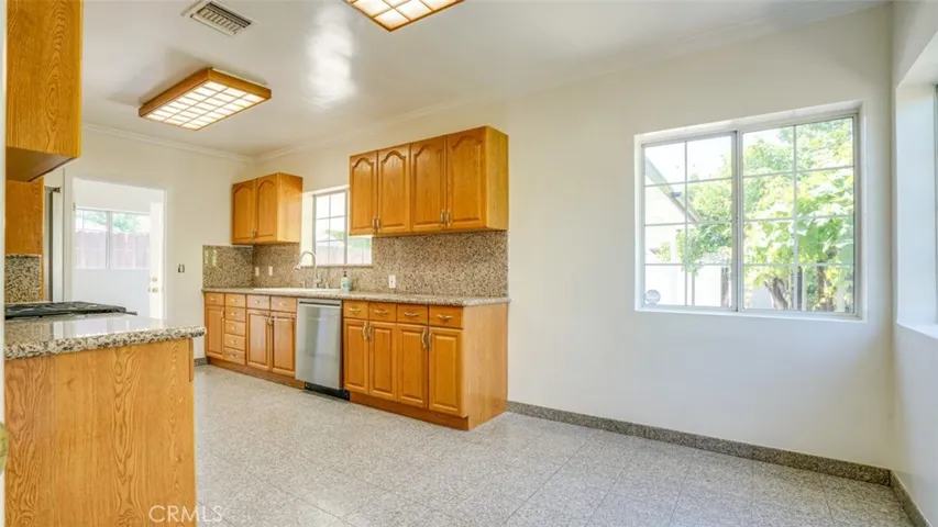 14260 Kittridge Street, Van Nuys, California 91405