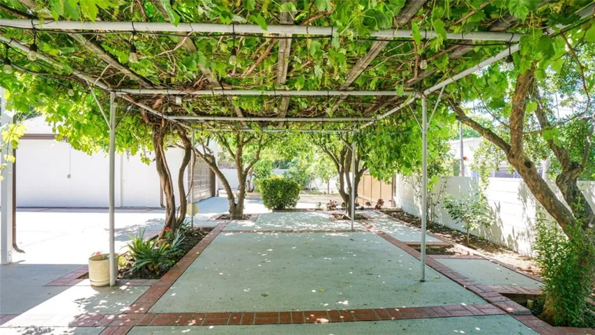 14260 Kittridge Street, Van Nuys, California 91405