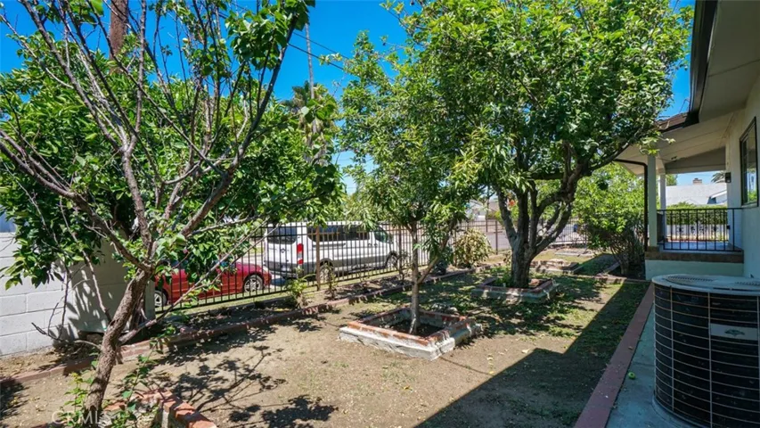 14260 Kittridge Street, Van Nuys, California 91405