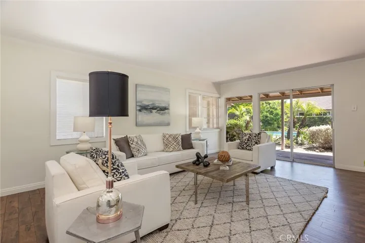 12323 Landale, Studio City, California 91604