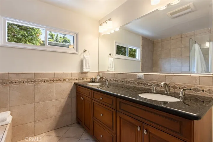 12323 Landale, Studio City, California 91604