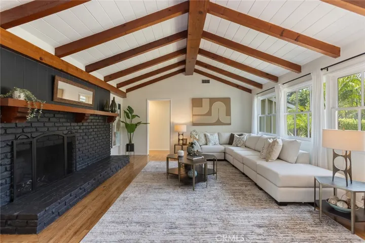 12323 Landale, Studio City, California 91604