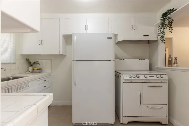 12323 Landale, Studio City, California 91604