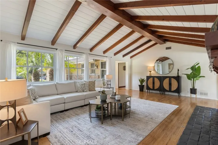 12323 Landale, Studio City, California 91604